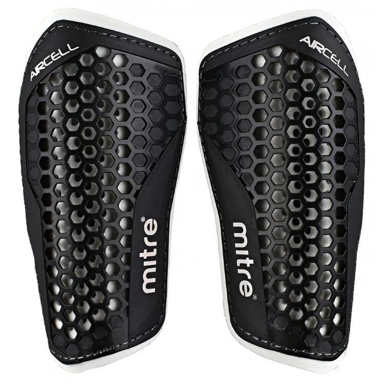 Щитки футбольные Mitre Aircell black/white Speed S70005BJ7 без голеностопа S